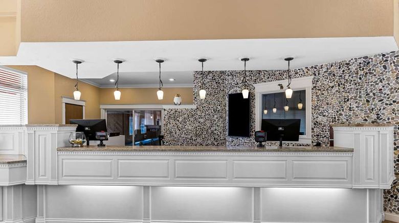 <b>Best Western of Harbor Springs Lobby</b>. Images powered by <a href="https://iceportal.shijigroup.com/" title="IcePortal" target="_blank">IcePortal</a>.