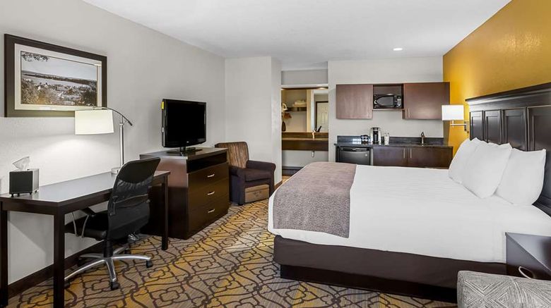 <b>Best Western of Harbor Springs Room</b>. Images powered by <a href="https://iceportal.shijigroup.com/" title="IcePortal" target="_blank">IcePortal</a>.