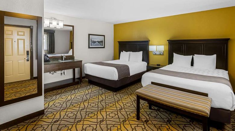 <b>Best Western of Harbor Springs Suite</b>. Images powered by <a href="https://iceportal.shijigroup.com/" title="IcePortal" target="_blank">IcePortal</a>.