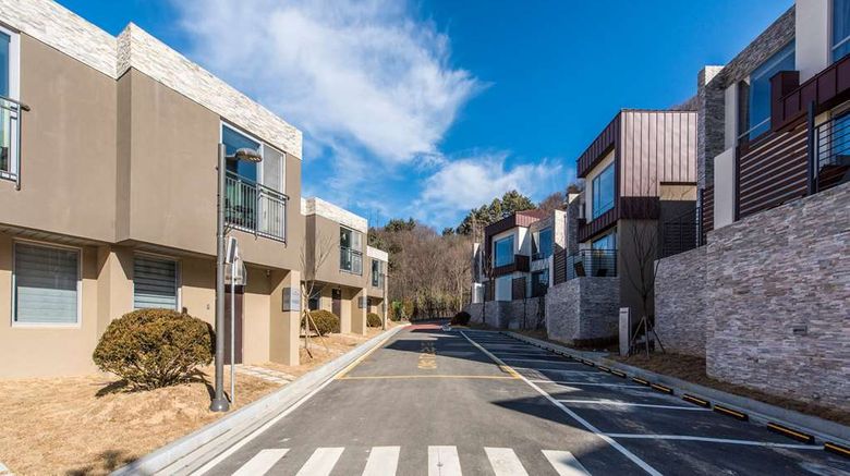 <b>Ramada Gangwon Pyeongchang Room</b>. Images powered by <a href="https://iceportal.shijigroup.com/" title="IcePortal" target="_blank">IcePortal</a>.