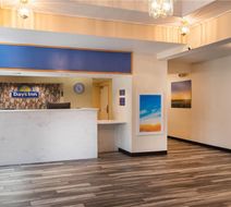 Days Inn by Wyndham Macon I75 Lobby