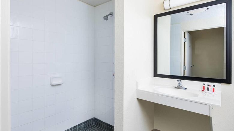 <b>Days Inn by Wyndham Macon I75 Room</b>. Images powered by <a href="https://iceportal.shijigroup.com/" title="IcePortal" target="_blank">IcePortal</a>.