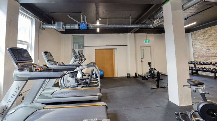 Ramada By Wyndham Hamilton City Center Health