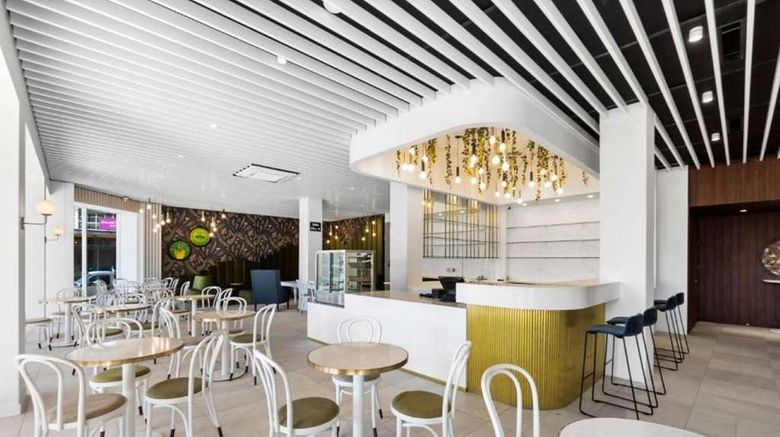<b>Ramada By Wyndham Hamilton City Center Restaurant</b>. Images powered by <a href="https://iceportal.shijigroup.com/" title="IcePortal" target="_blank">IcePortal</a>.