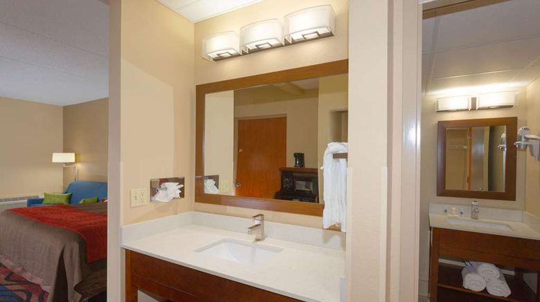 <b>Baymont Bonita Springs North Naples Room</b>. Images powered by <a href="https://iceportal.shijigroup.com/" title="IcePortal" target="_blank">IcePortal</a>.