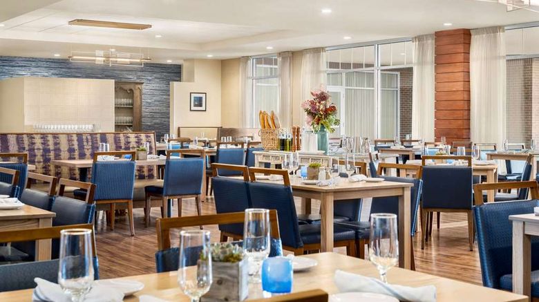 <b>Wyndham Newport Hotel at Atlantic Resort Restaurant</b>. Images powered by <a href="https://iceportal.shijigroup.com/" title="IcePortal" target="_blank">IcePortal</a>.
