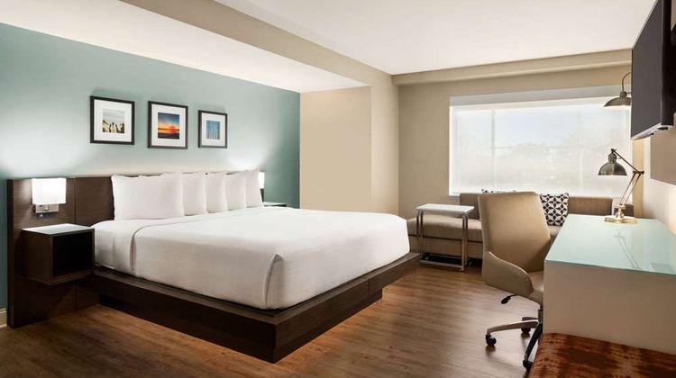 Wyndham Newport Hotel at Atlantic Resort Room