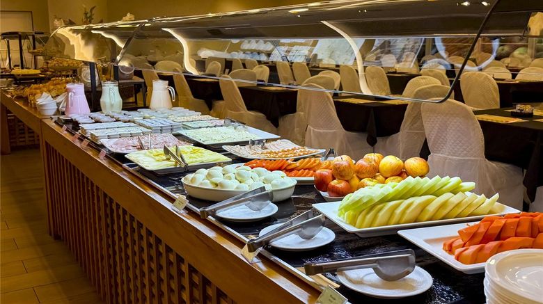 <b>Wyndham Rio de Janeiro Barra Restaurant</b>. Images powered by <a href="https://iceportal.shijigroup.com/" title="IcePortal" target="_blank">IcePortal</a>.