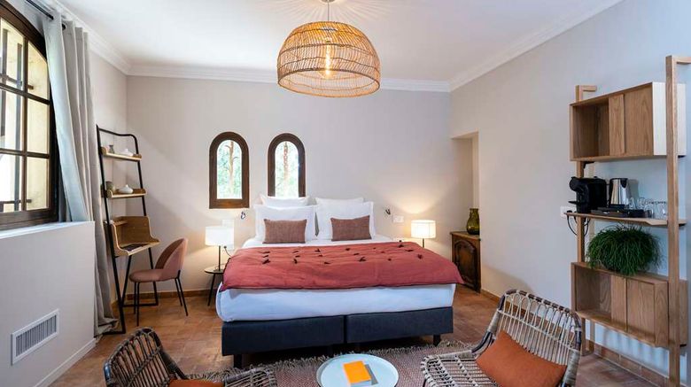 <b>La Magdeleine Room</b>. Images powered by <a href="https://iceportal.shijigroup.com/" title="IcePortal" target="_blank">IcePortal</a>.