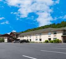 SureStay Hotel by BW Berkeley Springs Exterior
