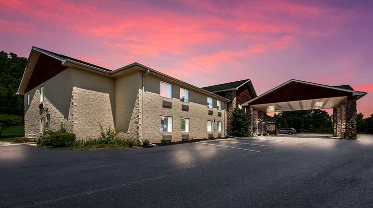 SureStay Hotel by BW Berkeley Springs Exterior
