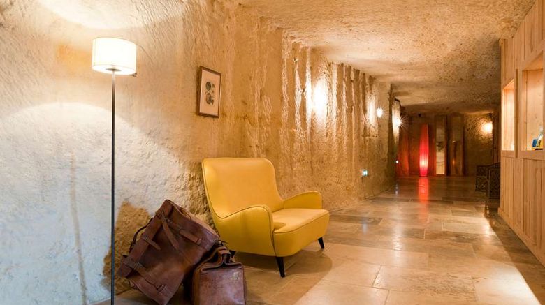 <b>The Originals Chateau de Perreux Lobby</b>. Images powered by <a href="https://iceportal.shijigroup.com/" title="IcePortal" target="_blank">IcePortal</a>.