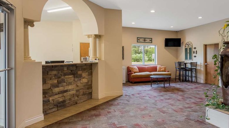 <b>SureStay Hotel by Best Western Lobby</b>. Images powered by <a href="https://iceportal.shijigroup.com/" title="IcePortal" target="_blank">IcePortal</a>.