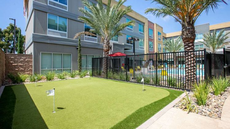 Home2 Suites by Hilton Carlsbad Recreation