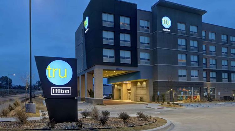 Tru by Hilton Oxford Exterior