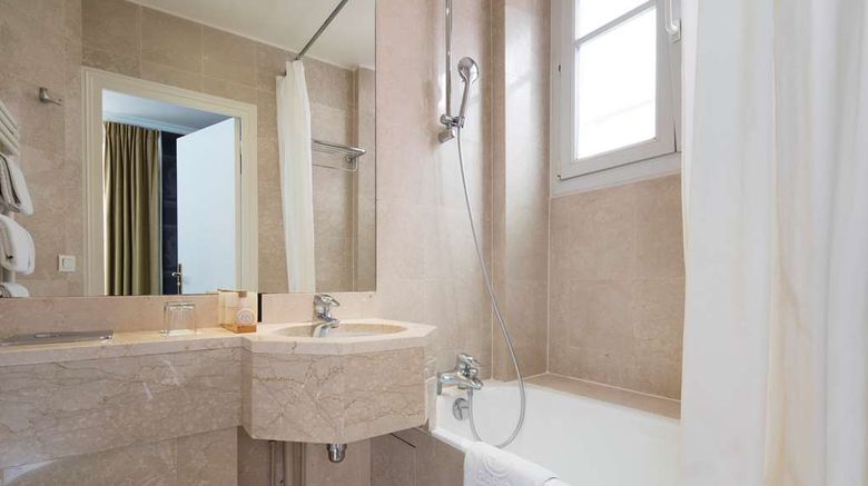 <b>Hotel Du Danube Room</b>. Images powered by <a href="https://iceportal.shijigroup.com/" title="IcePortal" target="_blank">IcePortal</a>.