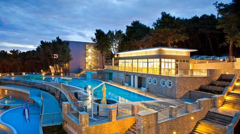 <b>Family Hotel Vespera Pool</b>. Images powered by <a href="https://iceportal.shijigroup.com/" title="IcePortal" target="_blank">IcePortal</a>.
