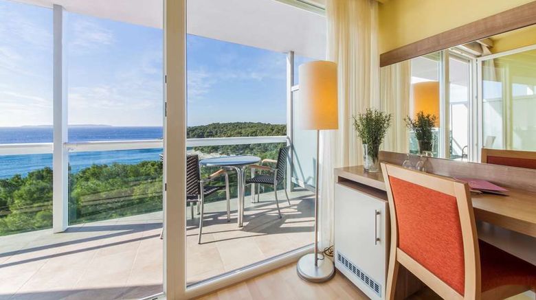 <b>Wellness Hotel Aurora Room</b>. Images powered by <a href="https://iceportal.shijigroup.com/" title="IcePortal" target="_blank">IcePortal</a>.