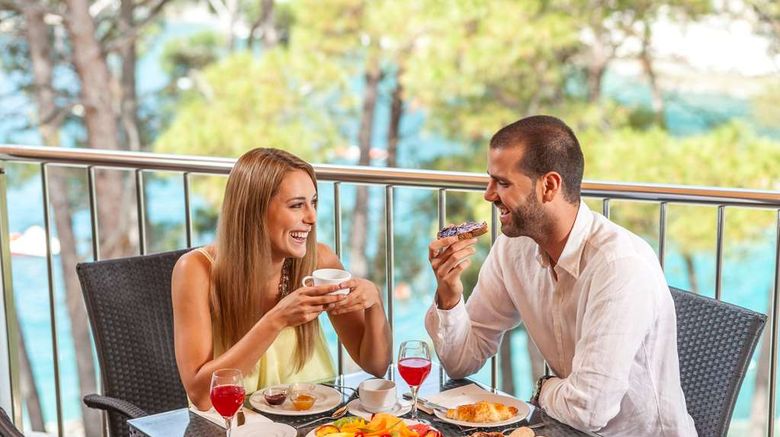 <b>Wellness Hotel Aurora Restaurant</b>. Images powered by <a href="https://iceportal.shijigroup.com/" title="IcePortal" target="_blank">IcePortal</a>.