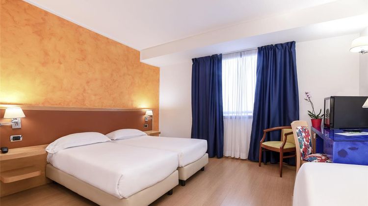 Ibis Styles Roma Vintage Room