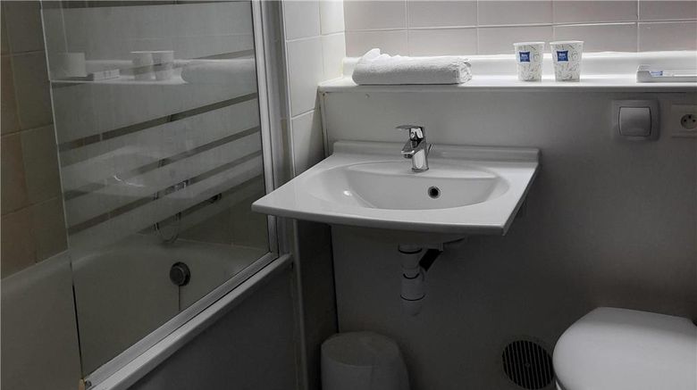 <b>Ibis Budget Fresnes Room</b>. Images powered by <a href="https://iceportal.shijigroup.com/" title="IcePortal" target="_blank">IcePortal</a>.