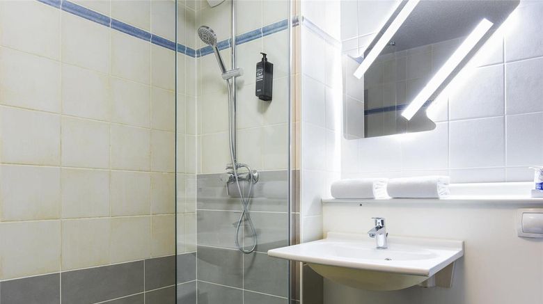 <b>Ibis Budget Fresnes Room</b>. Images powered by <a href="https://iceportal.shijigroup.com/" title="IcePortal" target="_blank">IcePortal</a>.