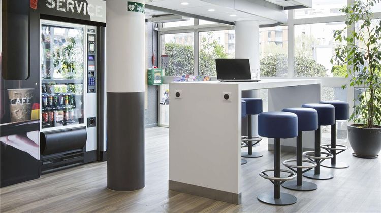 Ibis Budget Fresnes Exterior