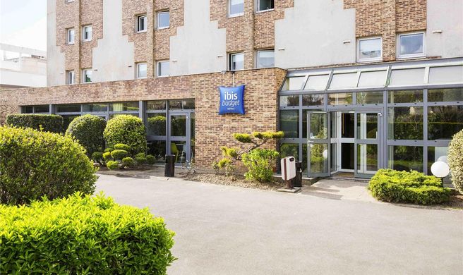 Ibis Budget Fresnes Exterior