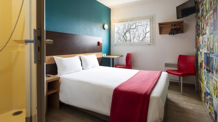 HotelF1 Nemours Room