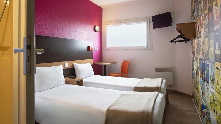 HotelF1 Nemours Room
