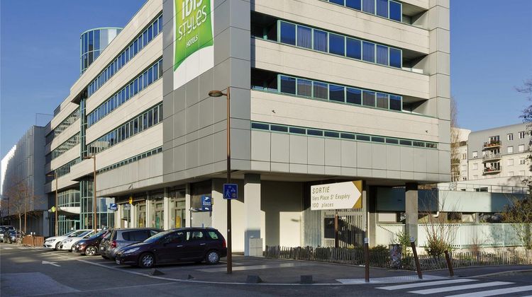 Ibis Styles Massy Opera Exterior