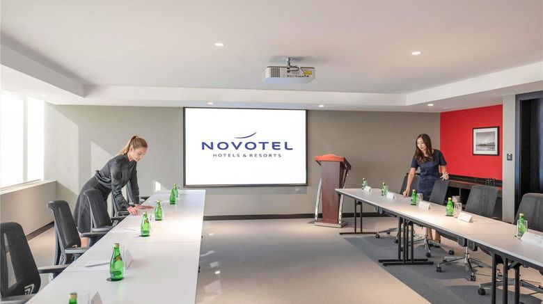 <b>Novotel Sharjah Expo Center Meeting</b>. Images powered by <a href="https://iceportal.shijigroup.com/" title="IcePortal" target="_blank">IcePortal</a>.
