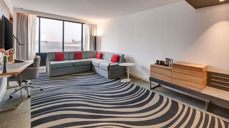 Novotel Sharjah Expo Center Suite