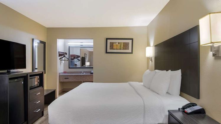 SureStay Plus Hotel by Best Western Room