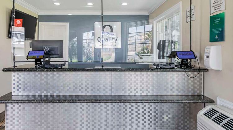 Quality Inn Kettleman City Lobby