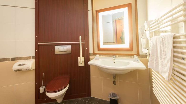 <b>Kyriad Limoges Centre Gare-Atrium Suite</b>. Images powered by <a href="https://iceportal.shijigroup.com/" title="IcePortal" target="_blank">IcePortal</a>.