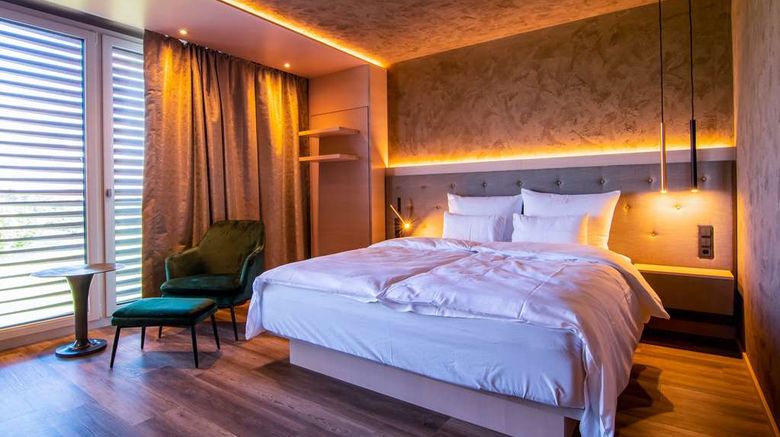<b>Meiser's Hotel am Weinmarkt Room</b>. Images powered by <a href="https://iceportal.shijigroup.com/" title="IcePortal" target="_blank">IcePortal</a>.