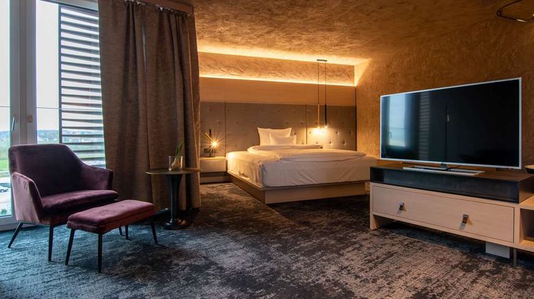 <b>Meiser's Hotel am Weinmarkt Suite</b>. Images powered by <a href="https://iceportal.shijigroup.com/" title="IcePortal" target="_blank">IcePortal</a>.