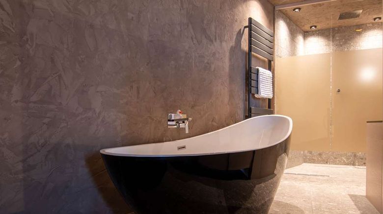 <b>Meiser's Hotel am Weinmarkt Suite</b>. Images powered by <a href="https://iceportal.shijigroup.com/" title="IcePortal" target="_blank">IcePortal</a>.