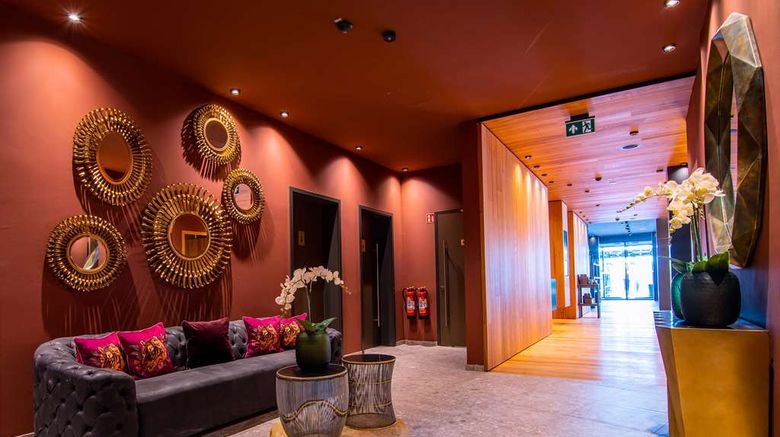 <b>Meiser's Hotel am Weinmarkt Lobby</b>. Images powered by <a href="https://iceportal.shijigroup.com/" title="IcePortal" target="_blank">IcePortal</a>.