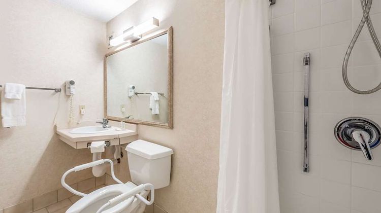 Quality Inn & Suites Brainerd Room
