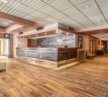 Quality Inn & Suites Brainerd Lobby