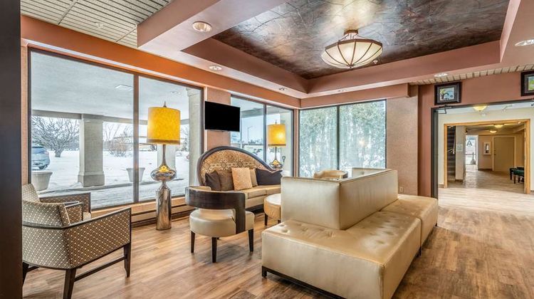 Quality Inn & Suites Brainerd Lobby