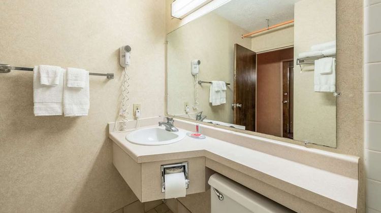 Econo Lodge Brainerd Room