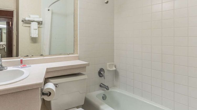 Econo Lodge Brainerd Room
