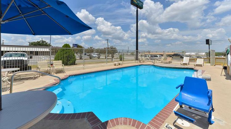 Quality Inn Gonzales Pool