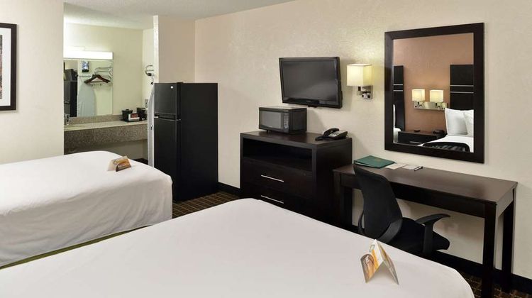 Quality Inn Gonzales Room