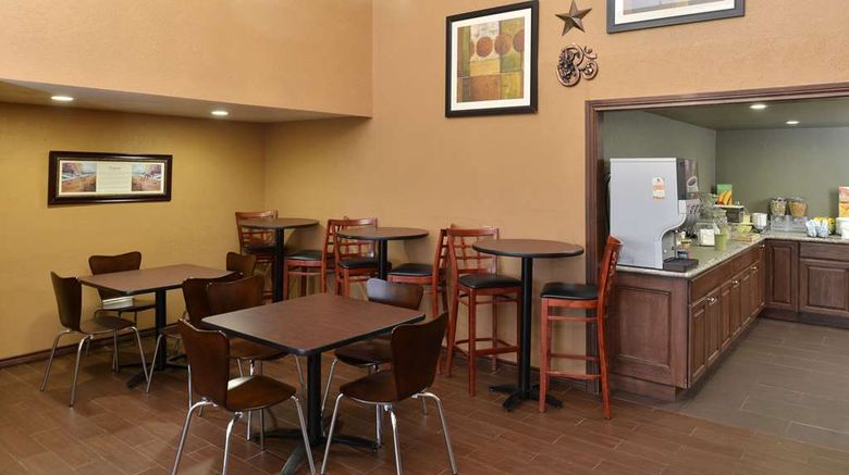 <b>Quality Inn Gonzales Restaurant</b>. Images powered by <a href="https://iceportal.shijigroup.com/" title="IcePortal" target="_blank">IcePortal</a>.