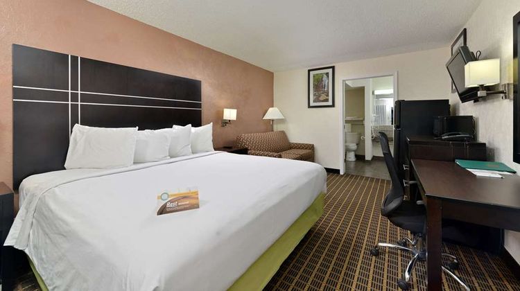 Quality Inn Gonzales Room