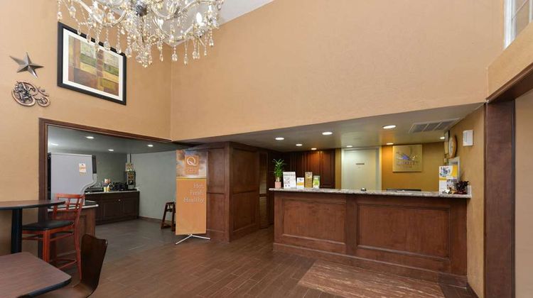 Quality Inn Gonzales Lobby